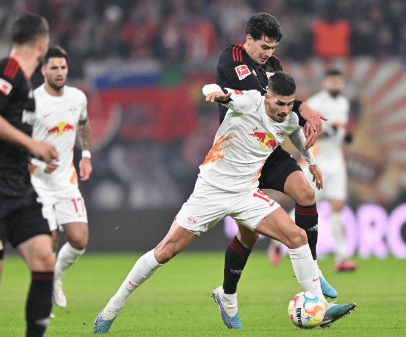 体育赛事直播平台 -包含里程碑夜！斯图加特战术微调，社区盾集结日刷纪录，更衣室稳定，数据趋势出现新变化的词条